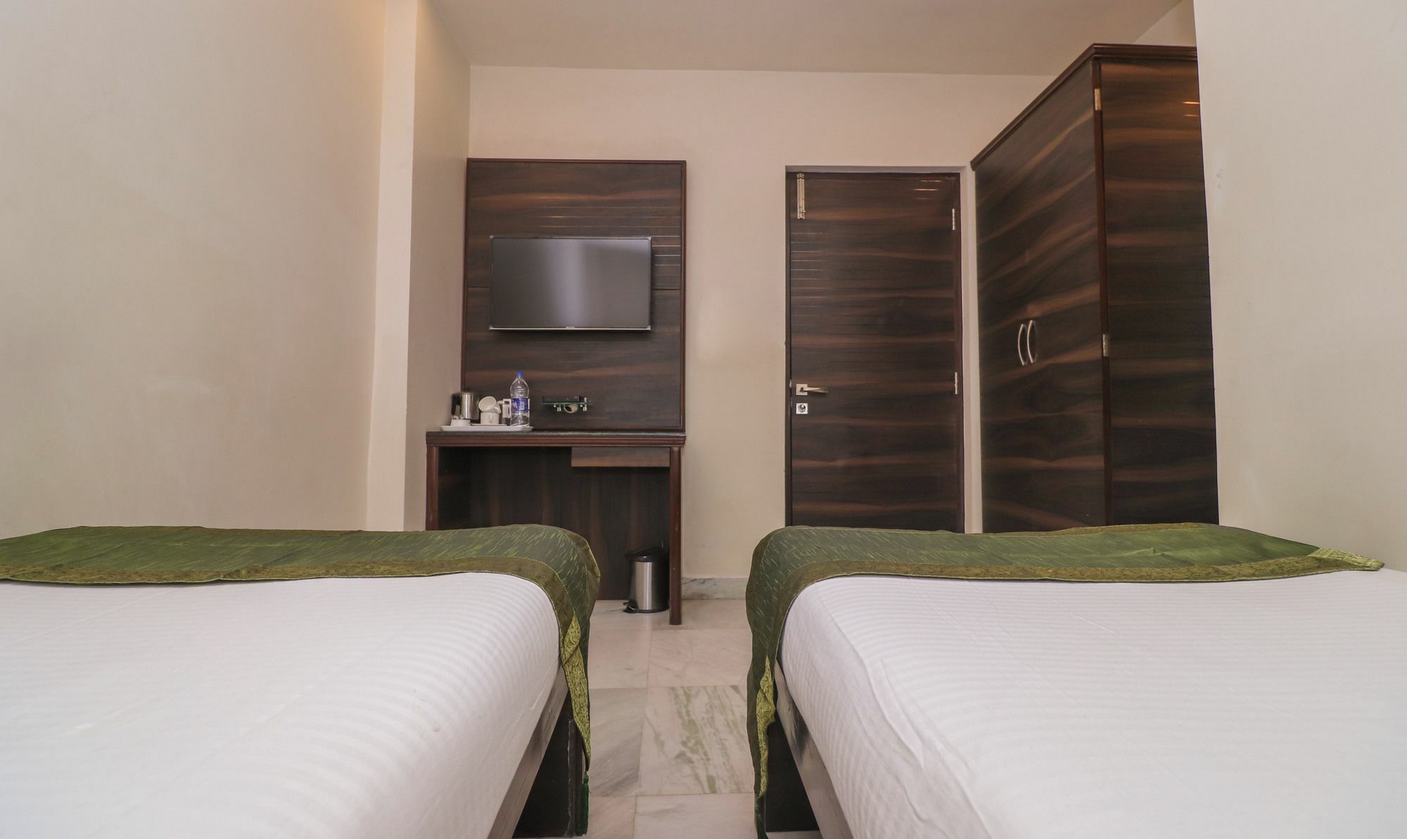 Capital O 8318 Beeu Guest House Liluāh المظهر الخارجي الصورة